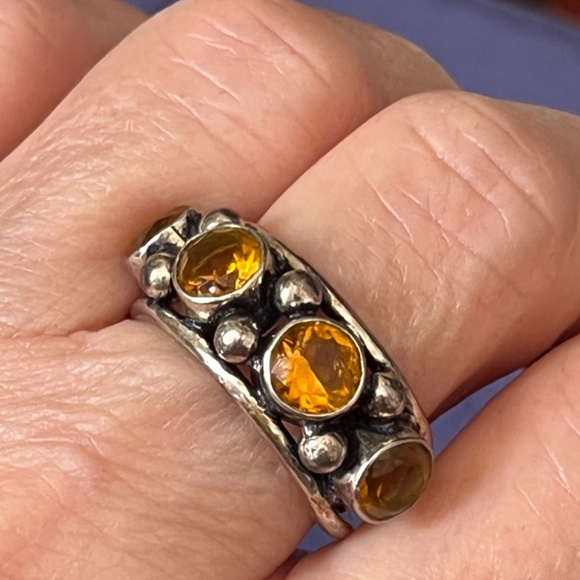 Sterling Silver Ring with Four Yellow Stones - Picture 7 of 10